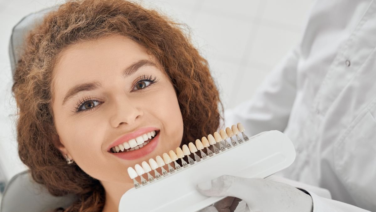 Clareamento Natural: O Que Funciona? Comparativo Real Entre Métodos Caseiros e Profissionais