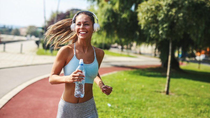 Treinar em Jejum Funciona Para Mulheres? A Verdade Científica Que Ninguém Te Contou (Guia Completo + Protocolos)