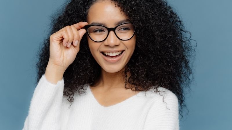 Hábitos que Prejudicam Seus Olhos Sem Você Perceber (E Como Corrigir)