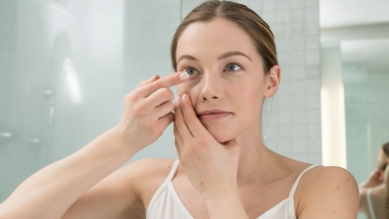 Infecção Ocular em Quem Usa Lentes de Contato: Riscos e Cuidados Essenciais