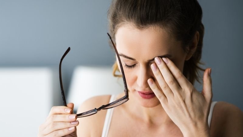 Dor nos Olhos: Principais Causas e Quando Procurar Emergência