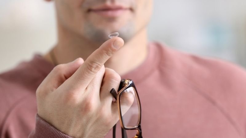 Astigmatismo: Sintomas, Causas, Diagnóstico e Como Corrigir a Visão Distorcida